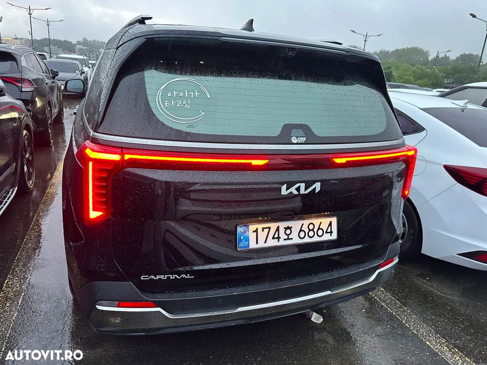 Kia Carnival - 6