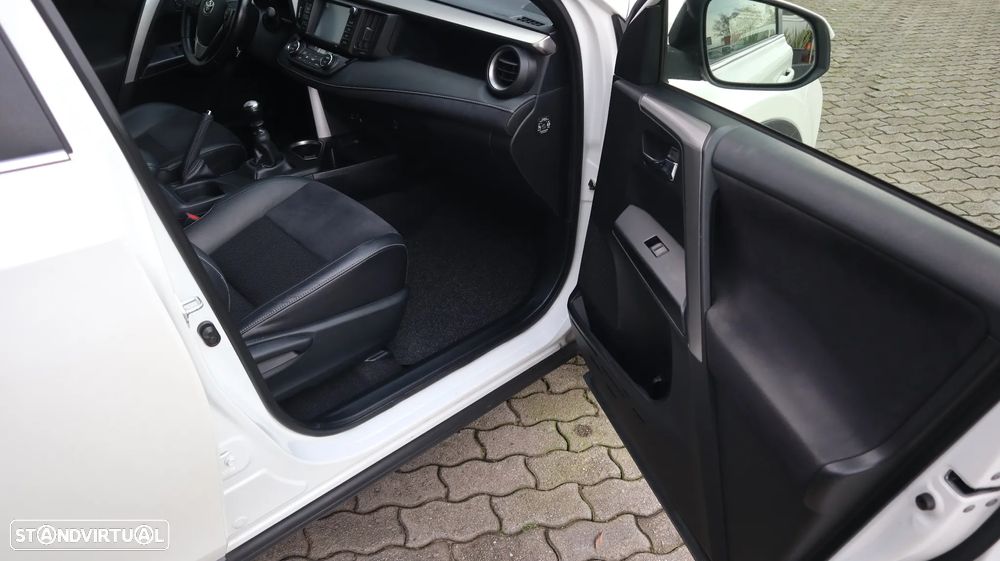 Toyota RAV4 2.0 D-4D 4x2 S&S Executive - 8