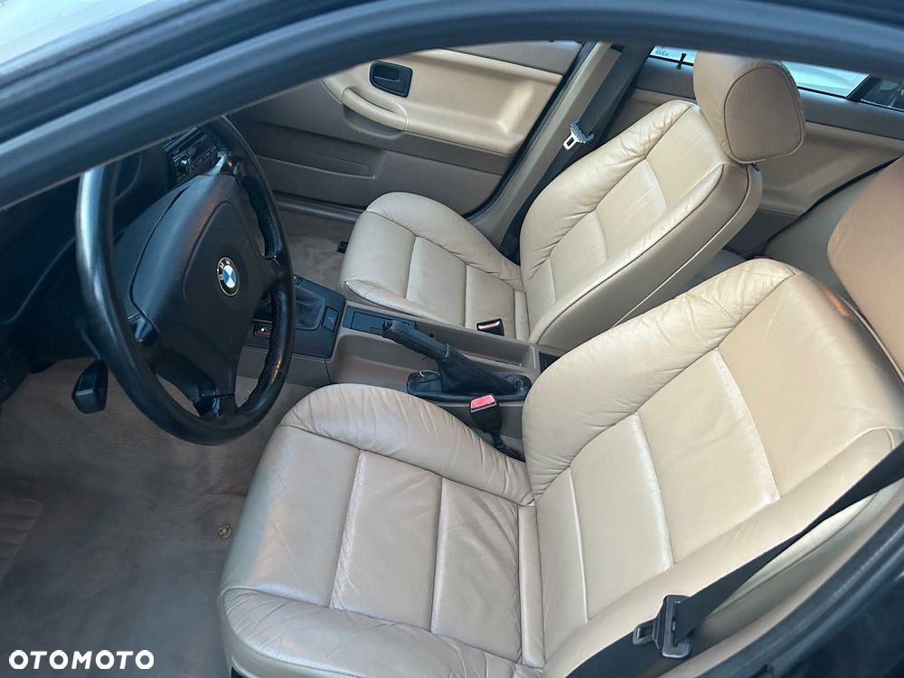 BMW Seria 3 - 16