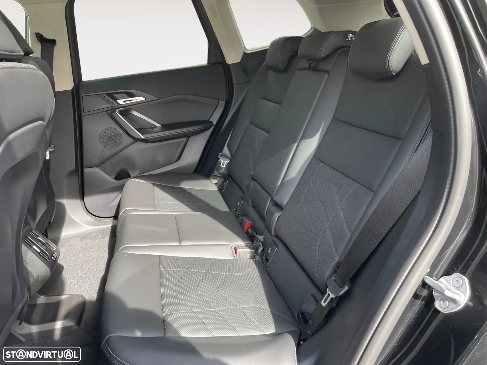 BMW iX1 eDrive20 - 15