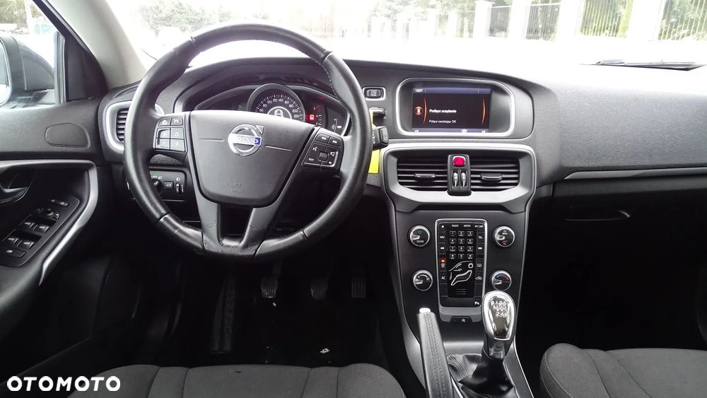 Volvo V40 D2 - 10