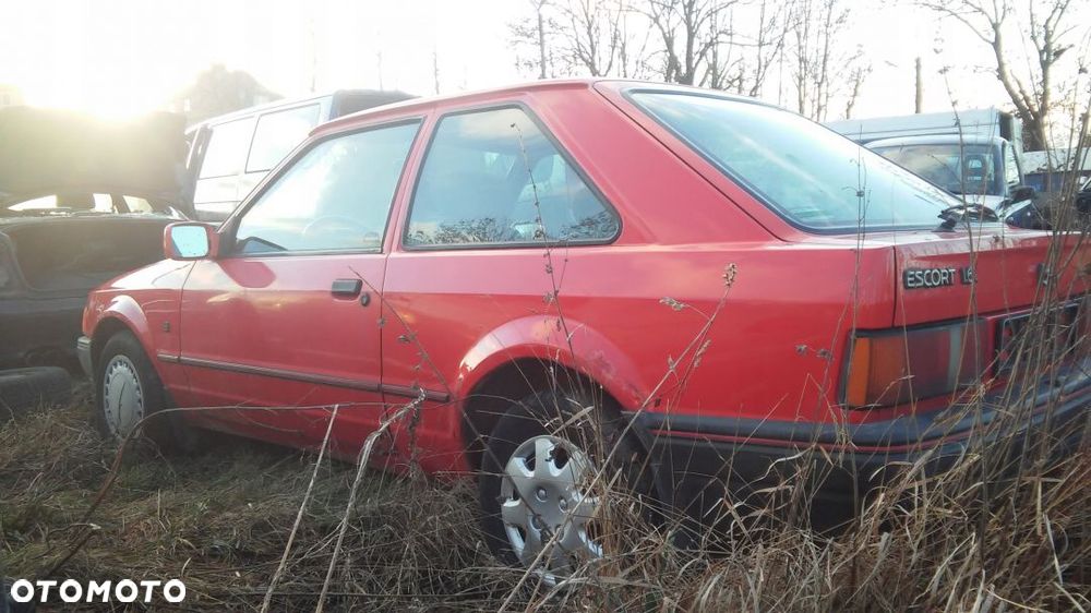 Klapa  FORD ESCORT 1.6B 88r. zderzak,drzwi,lampy... - 4