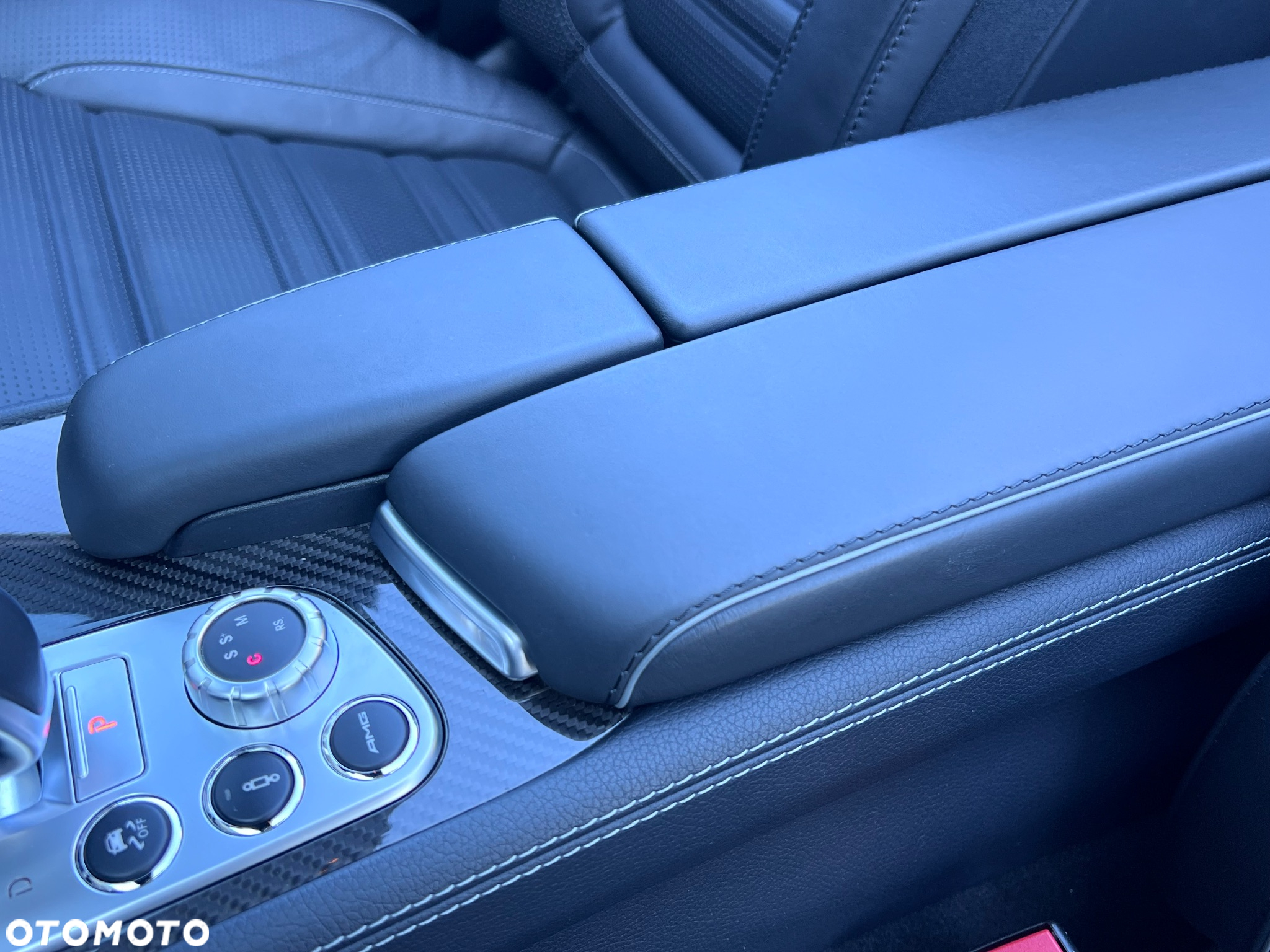 Mercedes-Benz SL 63 AMG AMG Speedshift MCT 7-Gang Sportgetriebe AMG Performance Package - 29
