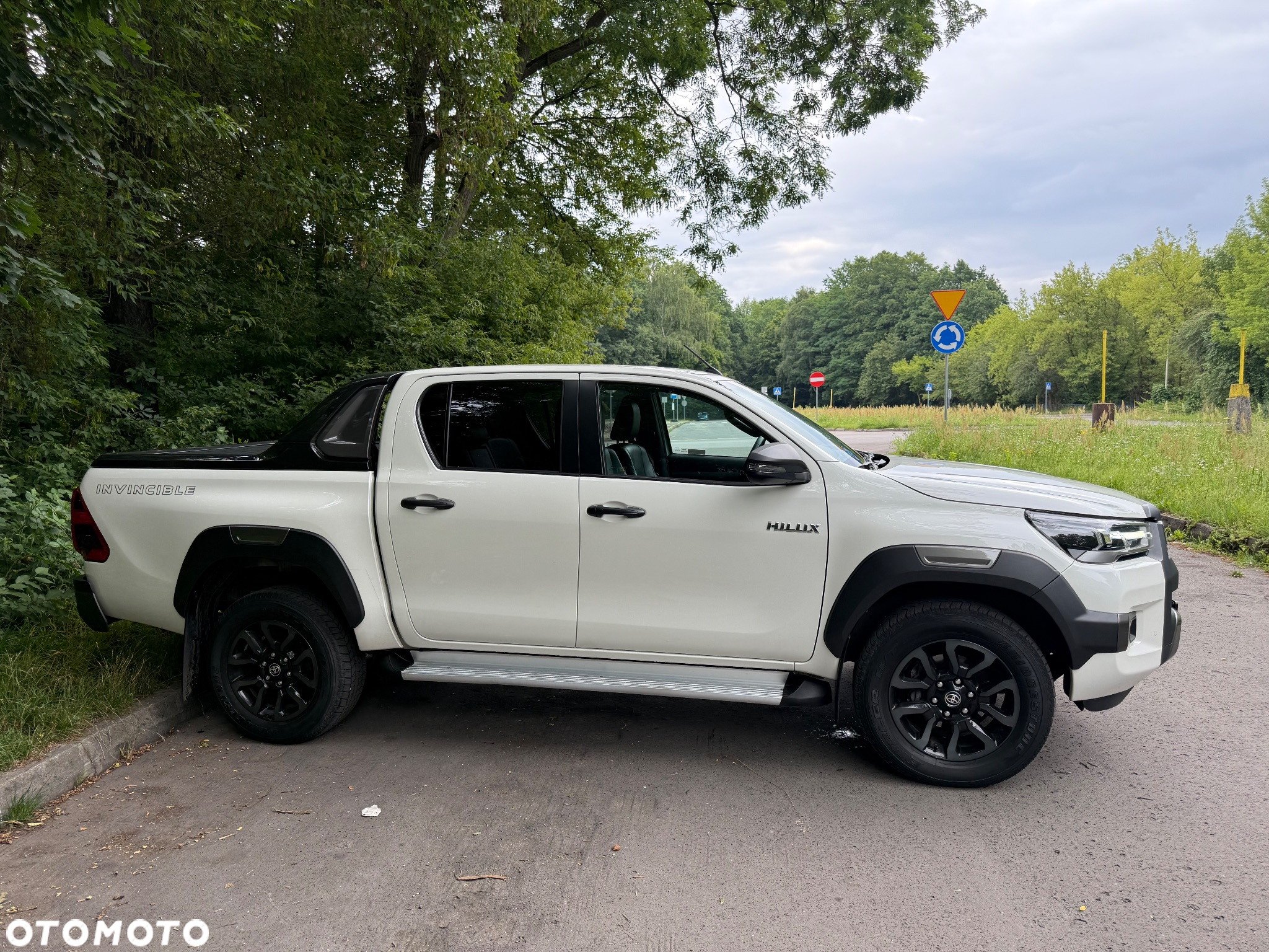 Toyota Hilux 2.8 D-4D Double Cab Invincible 4x4 - 5