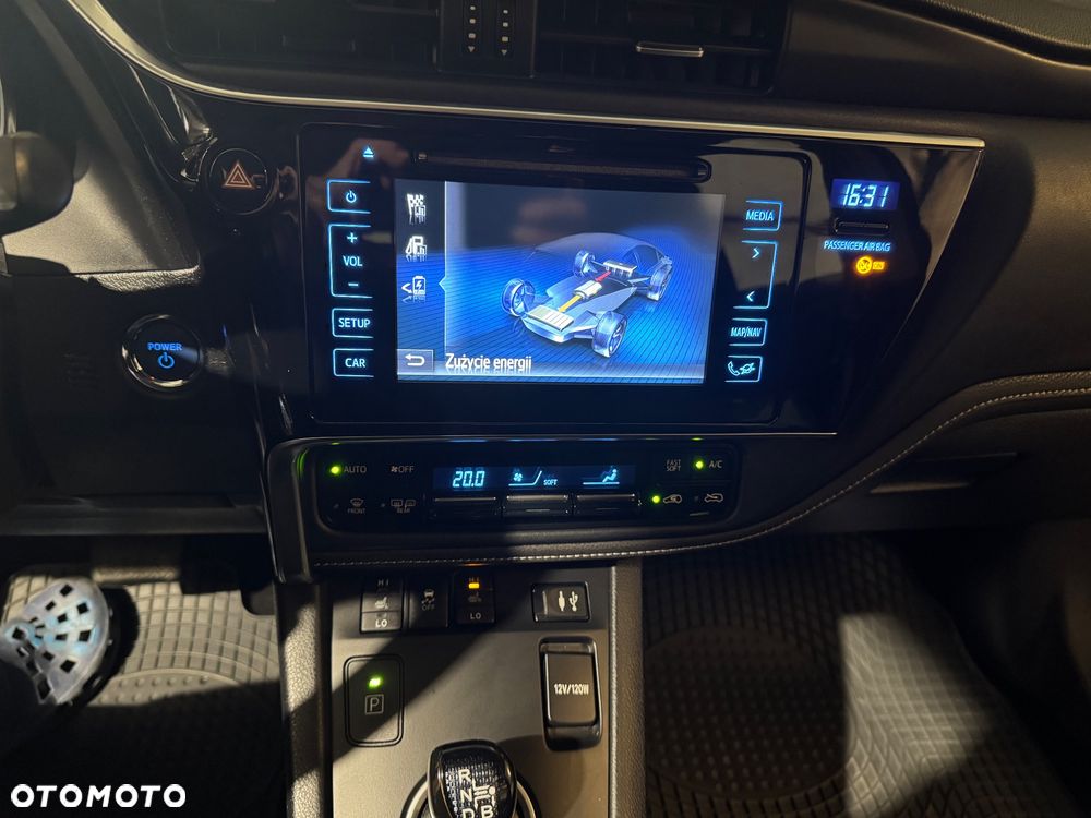 Toyota Auris 1.8 HSD Luna - 14