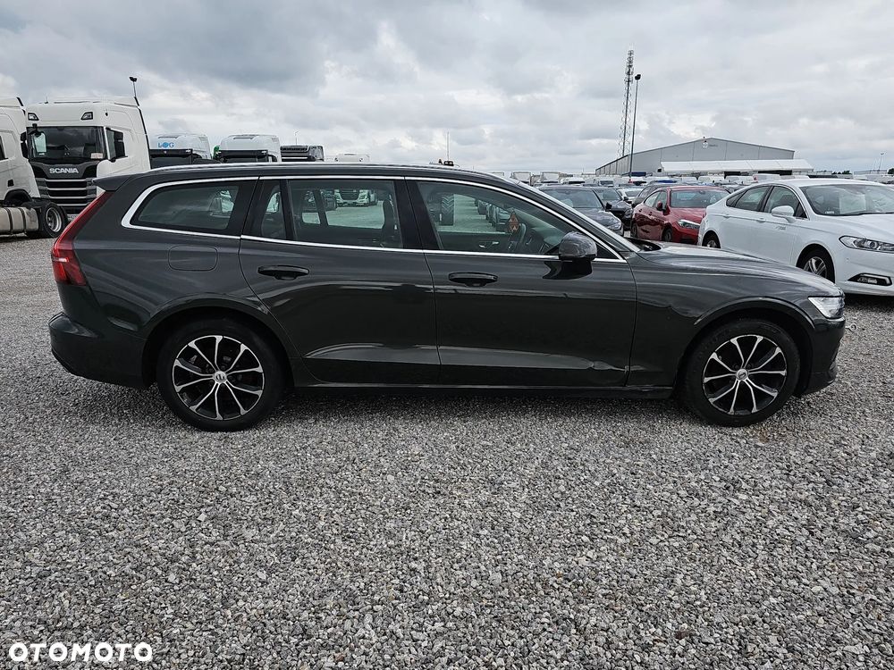 Volvo V60 D3 Momentum Pro - 4