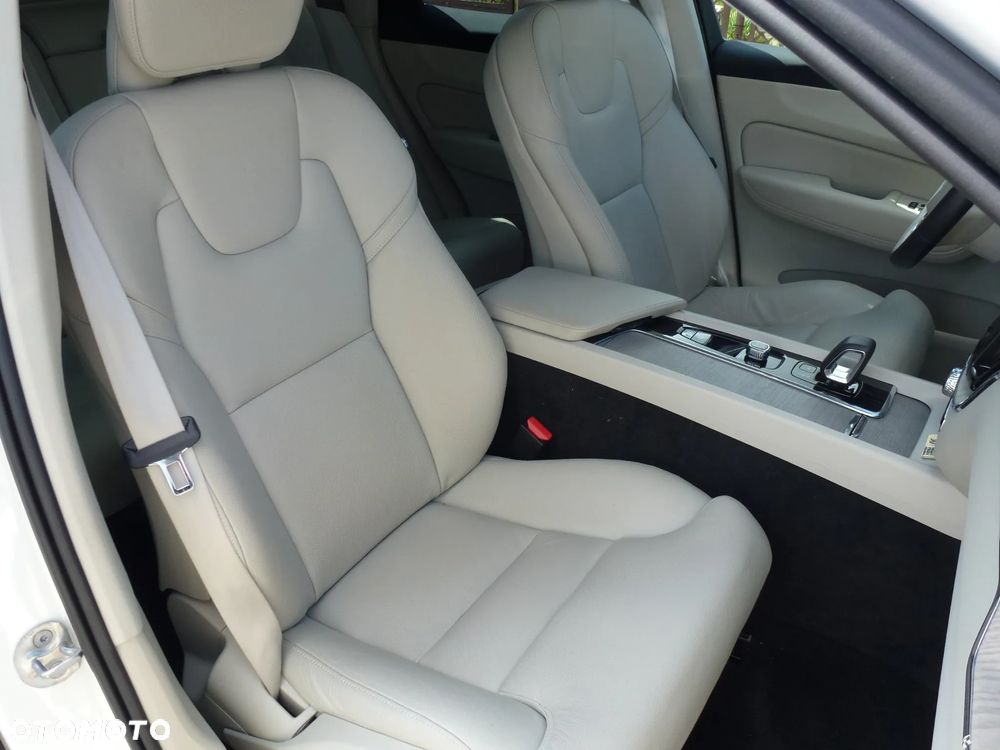 Volvo XC 60 B4 B Plus Bright - 13