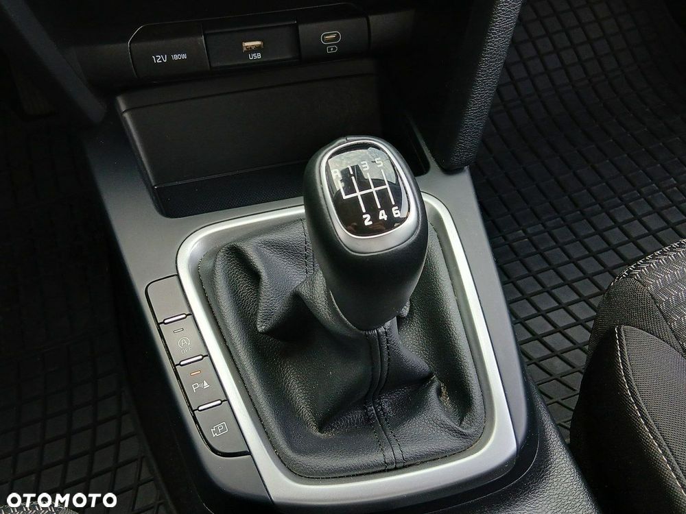 Kia Ceed 1.5 T-GDI M - 19