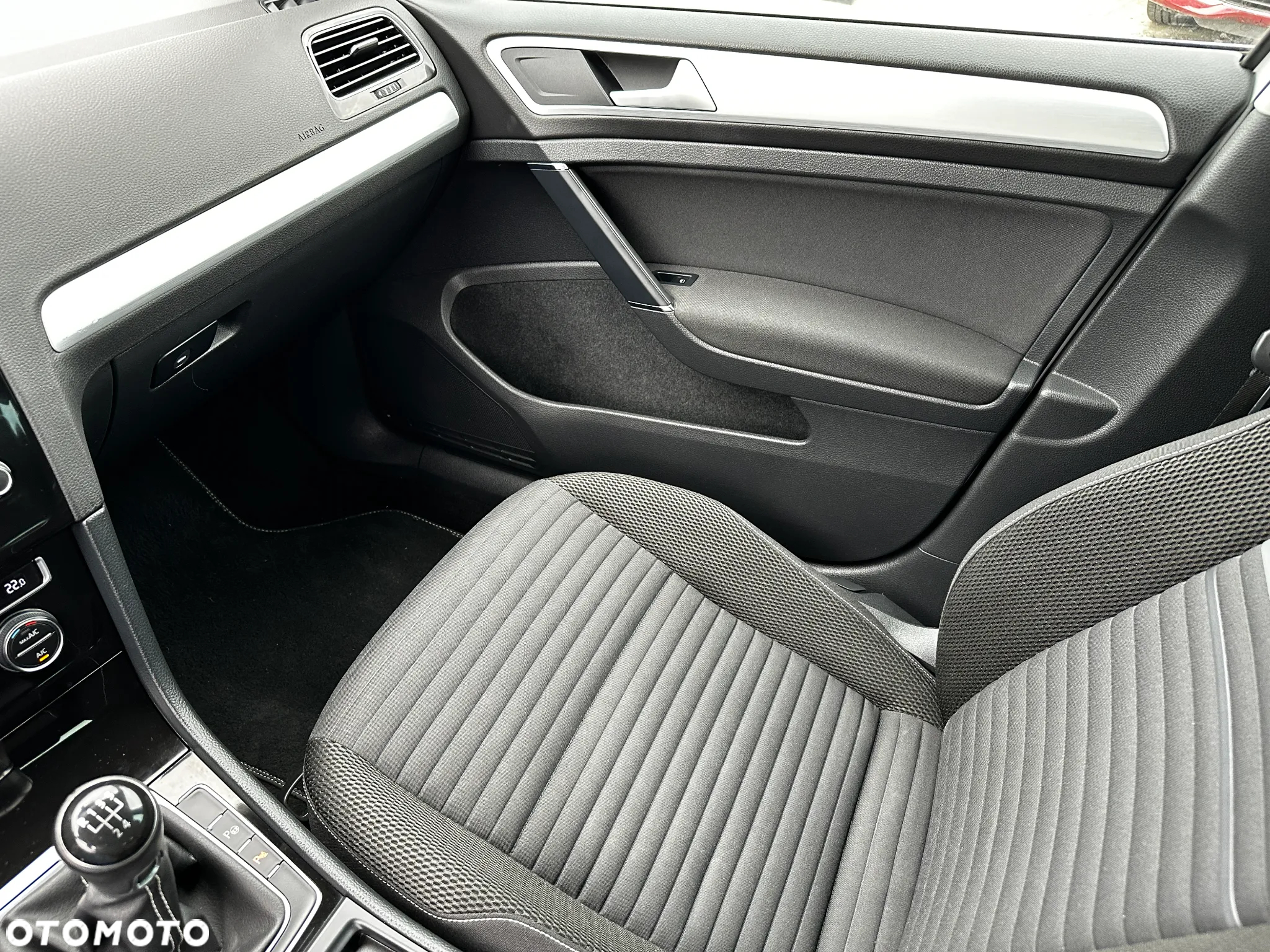 Volkswagen Golf - 18