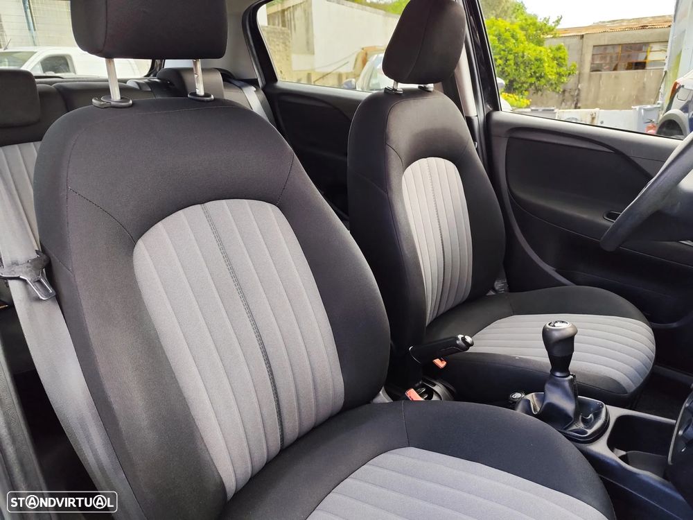 Fiat Punto 1.3 M-Jet Lounge S&S - 10