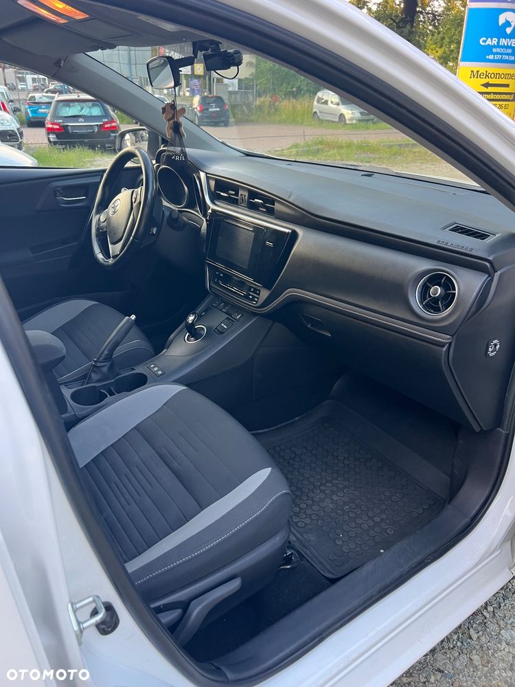 Toyota Auris Hybrid 135 Active - 10