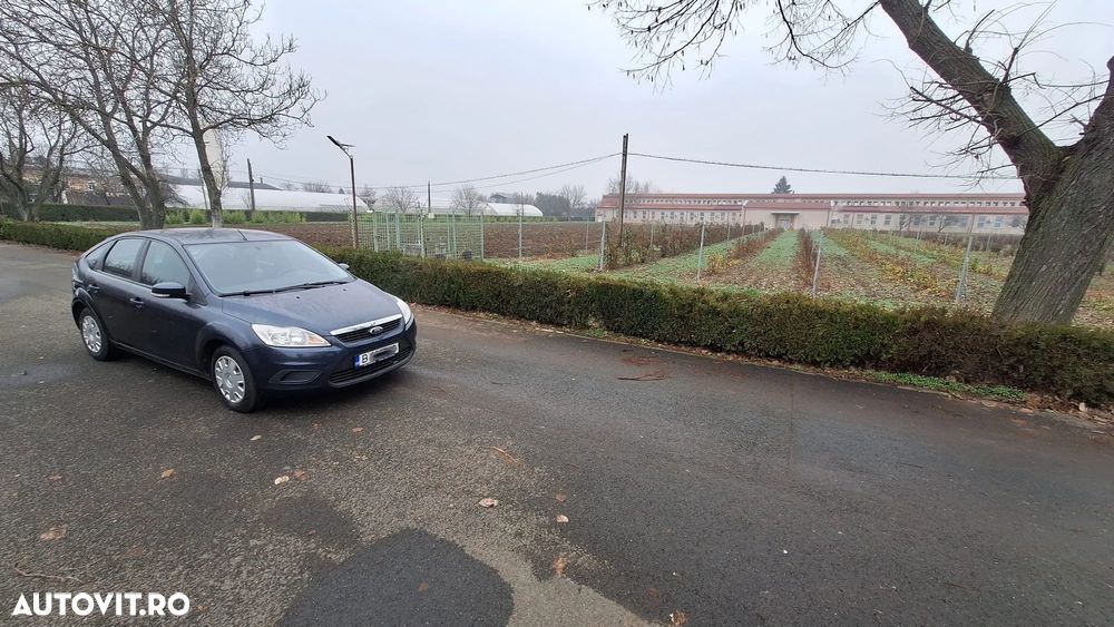 Ford Focus 1.4i Trend - 2