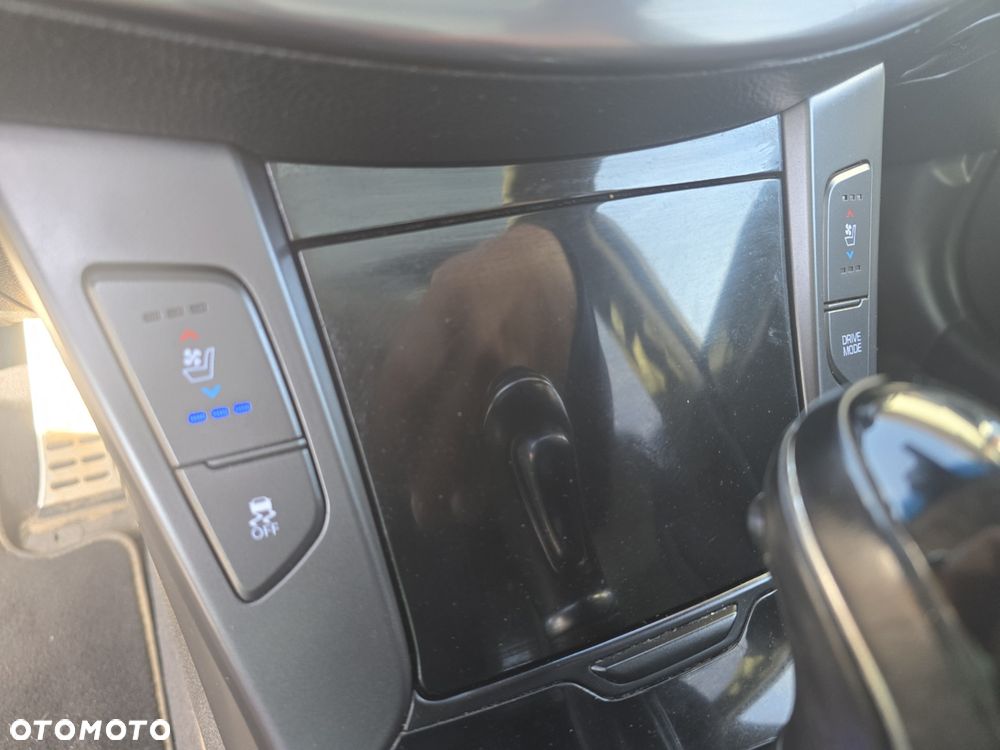 Hyundai i40 Kombi 1.7 CRDi DCT Premium - 28