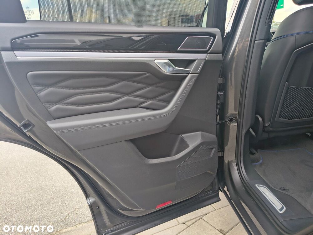 Volkswagen Touareg - 24