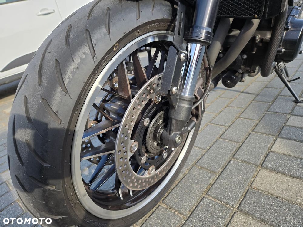 Kawasaki Z 900 RS - 9