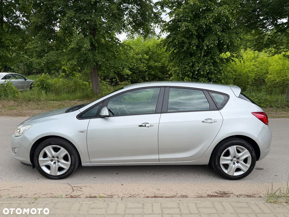 Opel Astra 1.4 Turbo - 9