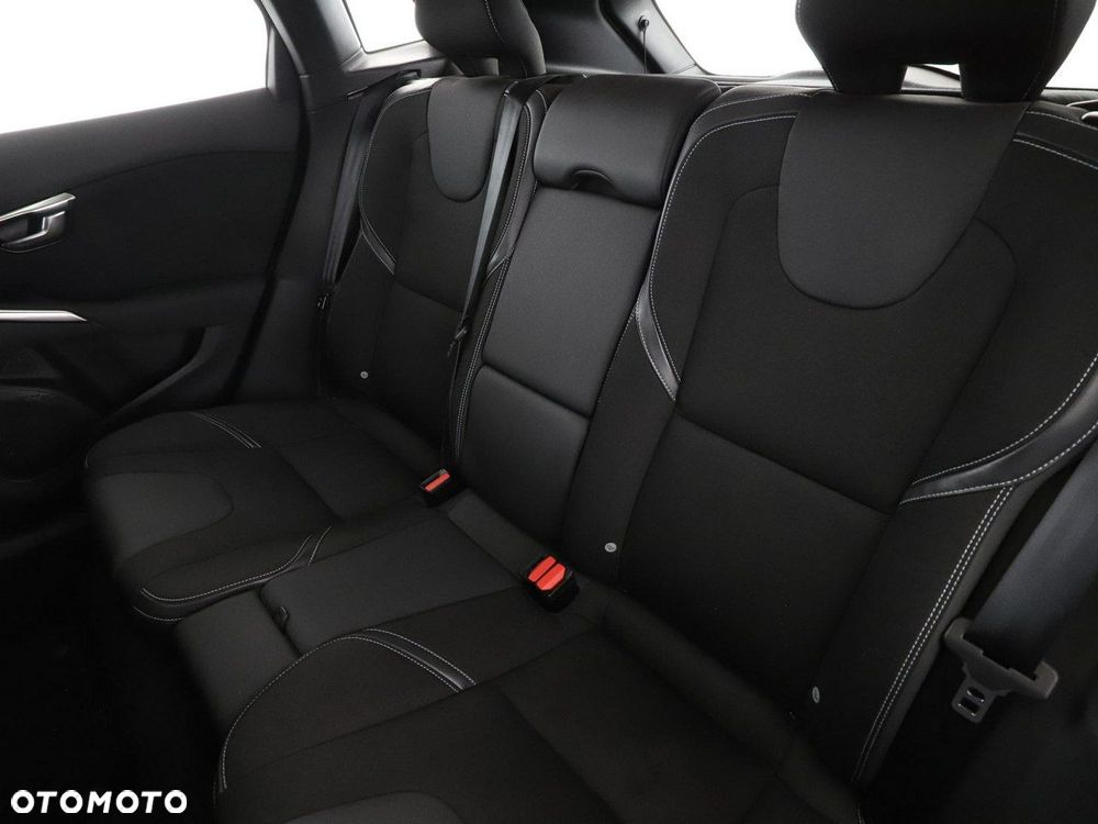 Volvo V40 T2 Drive-E Momentum - 17