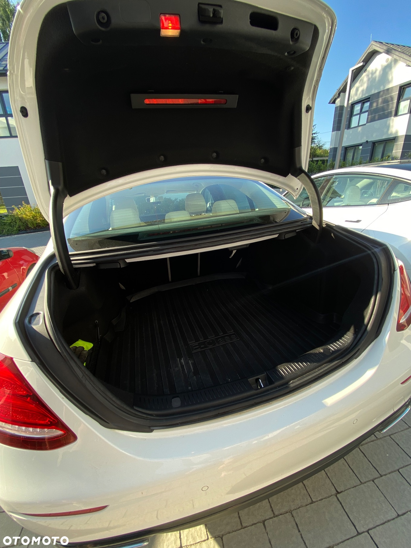 Mercedes-Benz Klasa E 220 d 9G-TRONIC - 12