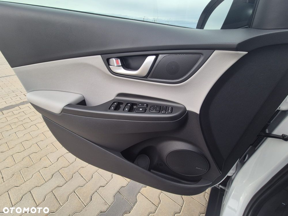 Hyundai Kona - 34