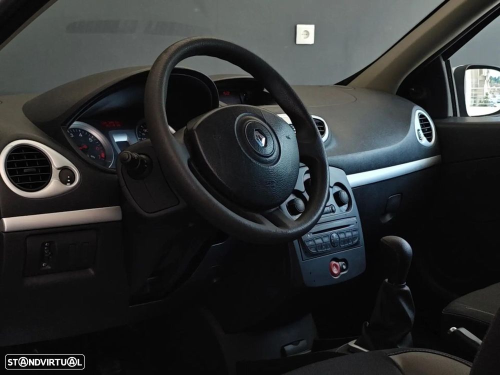 Renault Clio - 29