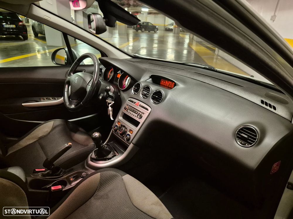 Peugeot 308 SW 1.6 HDi Sport CVM6 - 29