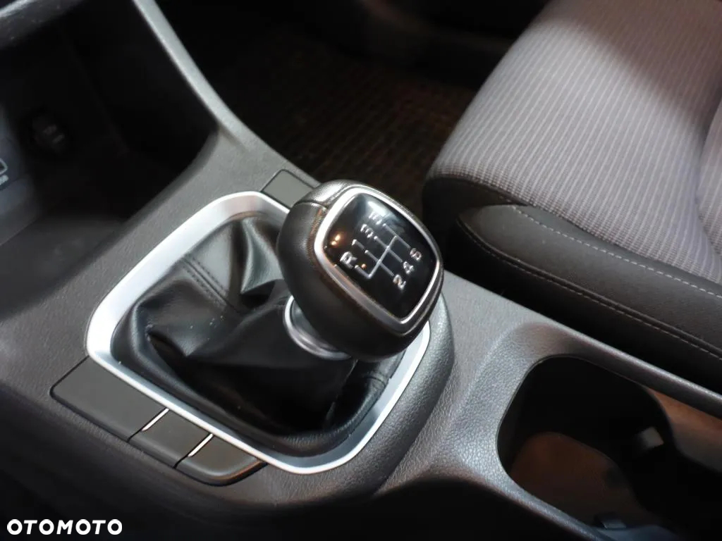 Hyundai i30 1.5 DPI Classic + - 12