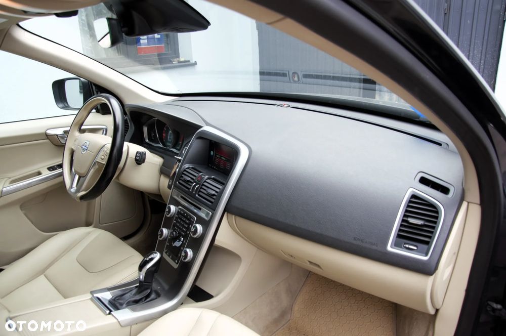 Volvo XC 60 B4 B Inscription - 14