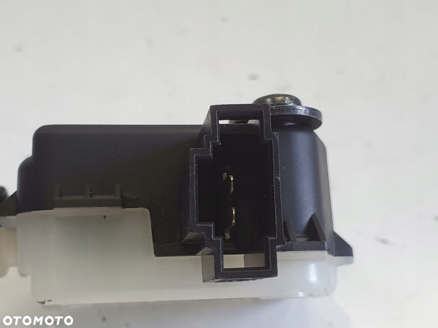 Volvo VOLVO C70 II Cabrio SIŁOWNIK KLAPKI WLEWU PALIWA 8066-24 - 5
