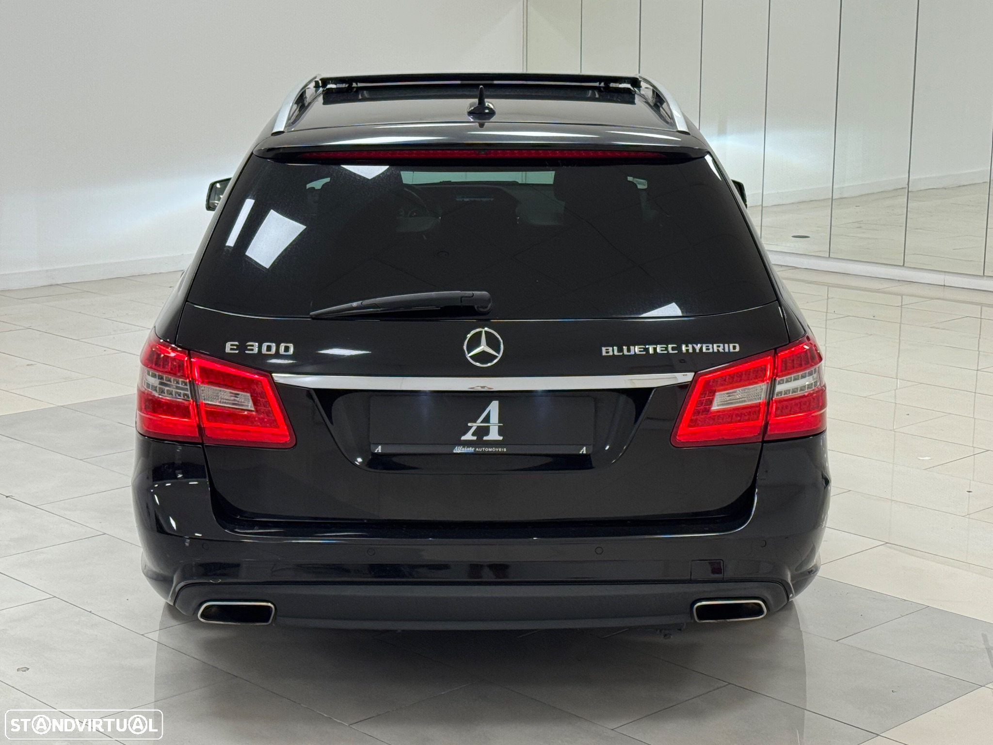 Mercedes-Benz E 300 Bluetec Hybrid Avantgarde - 16