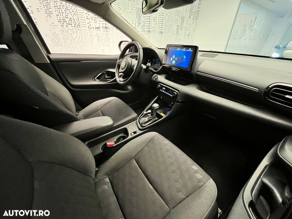 Toyota Yaris 1.5 VVT-i HSD Dynamic - 15