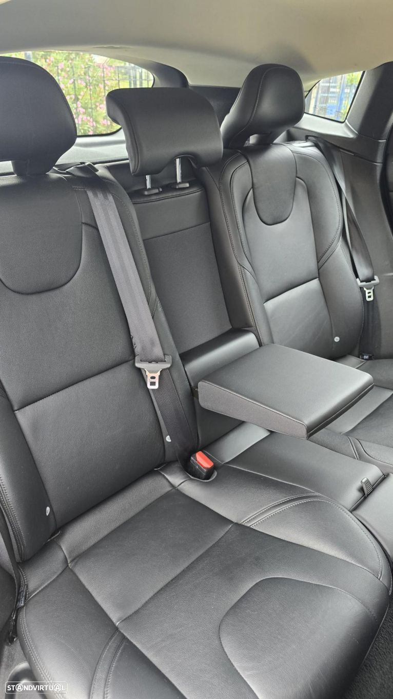 Volvo V40 1.6 D2 Kinetic - 27