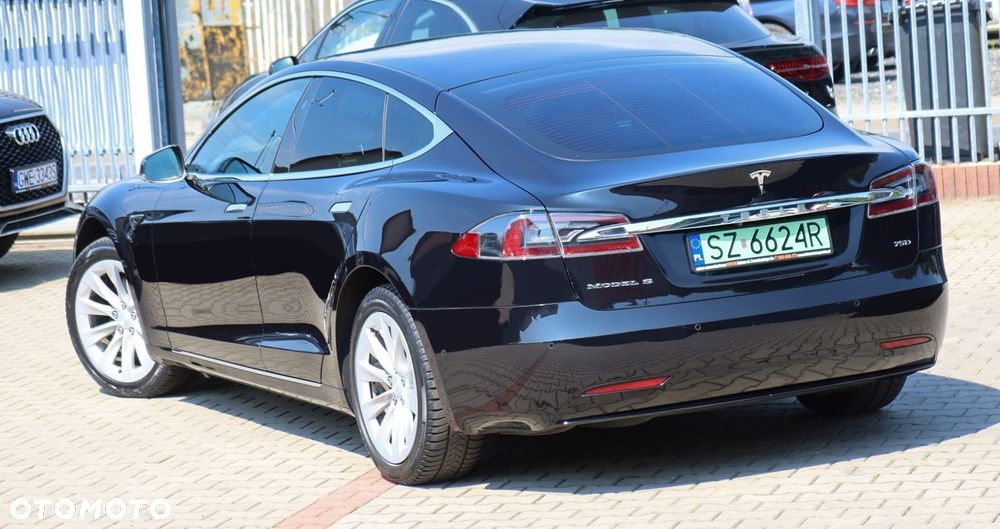 Tesla Model S - 7