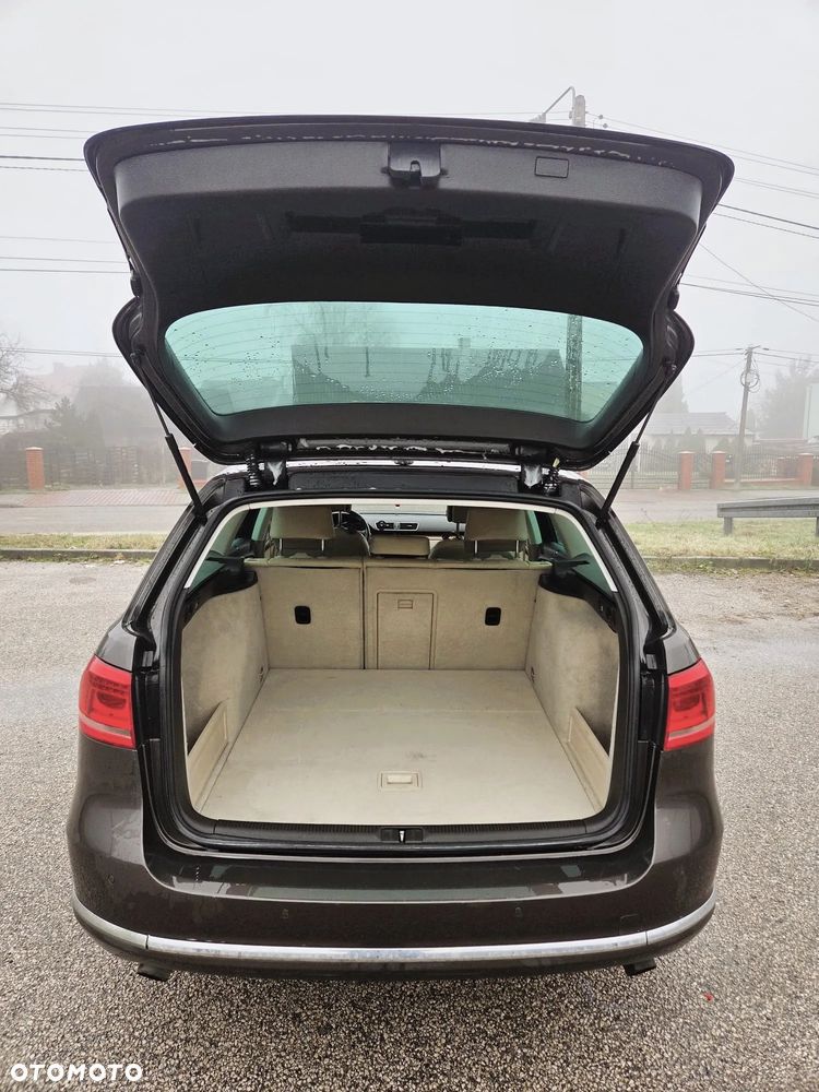 Volkswagen Passat - 11