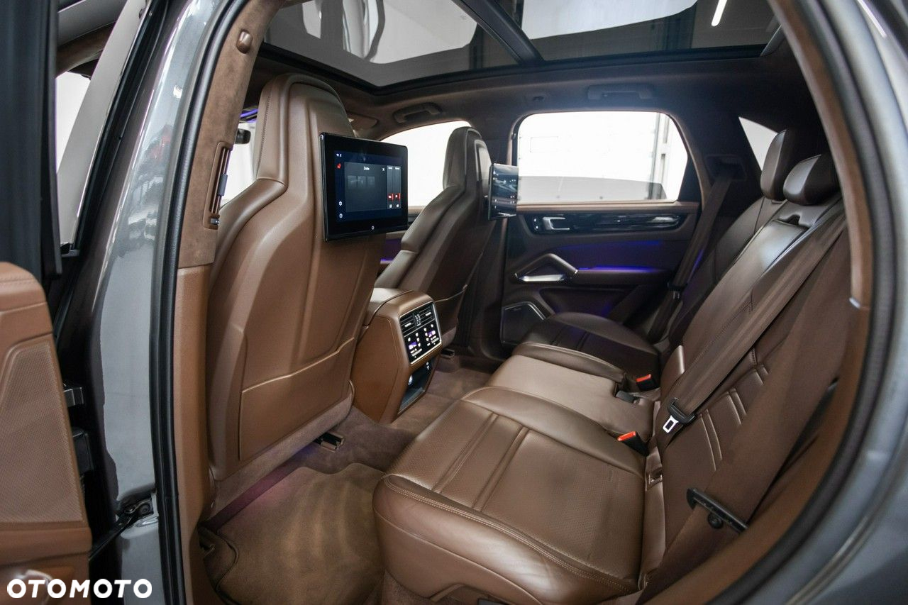 Porsche Cayenne Turbo - 23