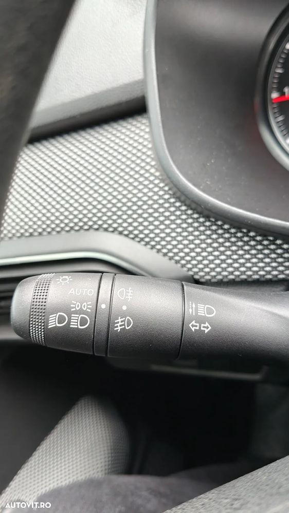 Dacia Logan TCe 90 Essential - 25