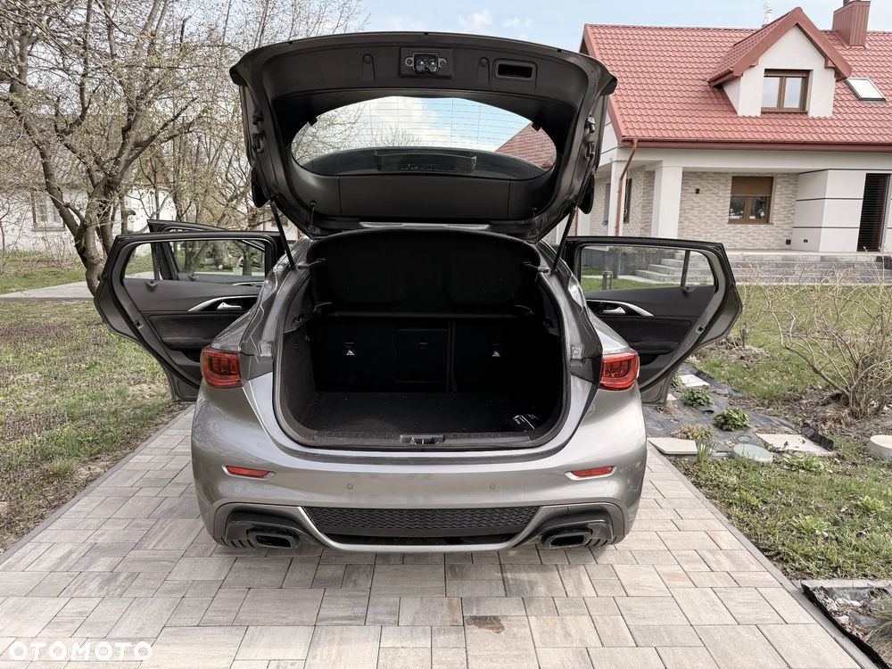Infiniti Q30 1.6t DCT Sport - 5