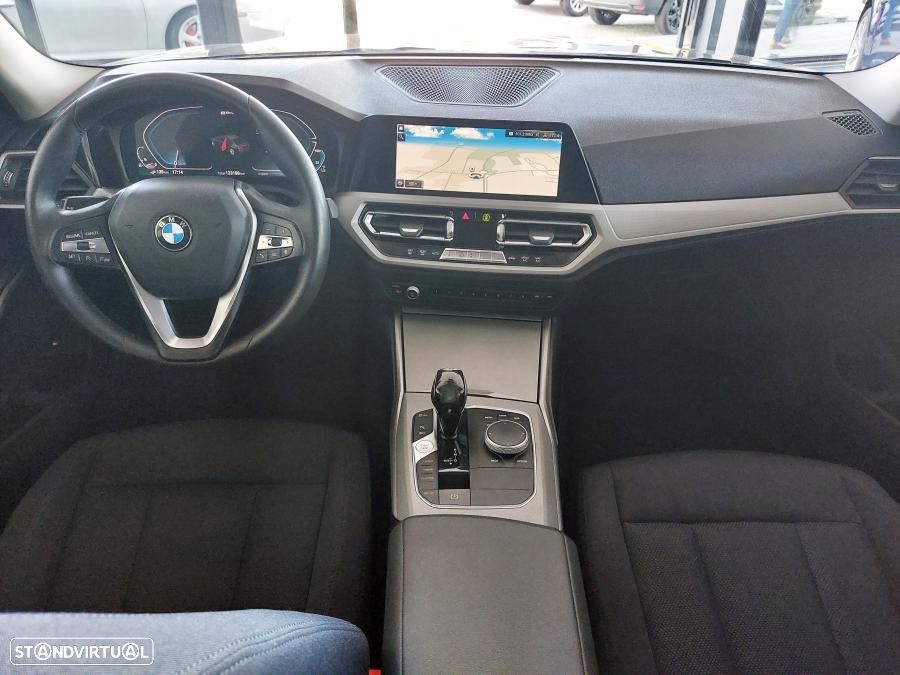 BMW 330 e Auto - 11