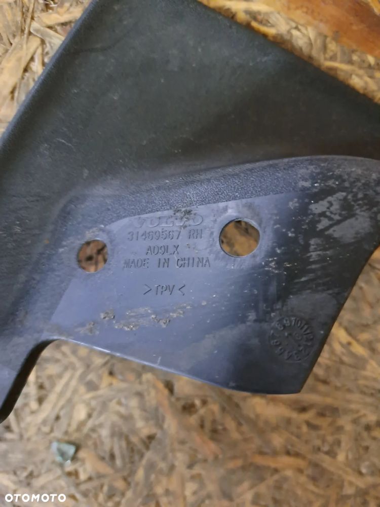 VOLVO XC60 II CHLAPACZ PRAWY LEWY TYŁ 31469567/31469566 - 3