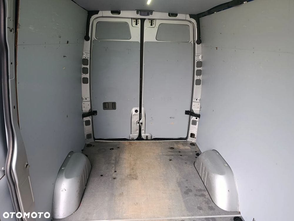 Volkswagen Crafter - 8