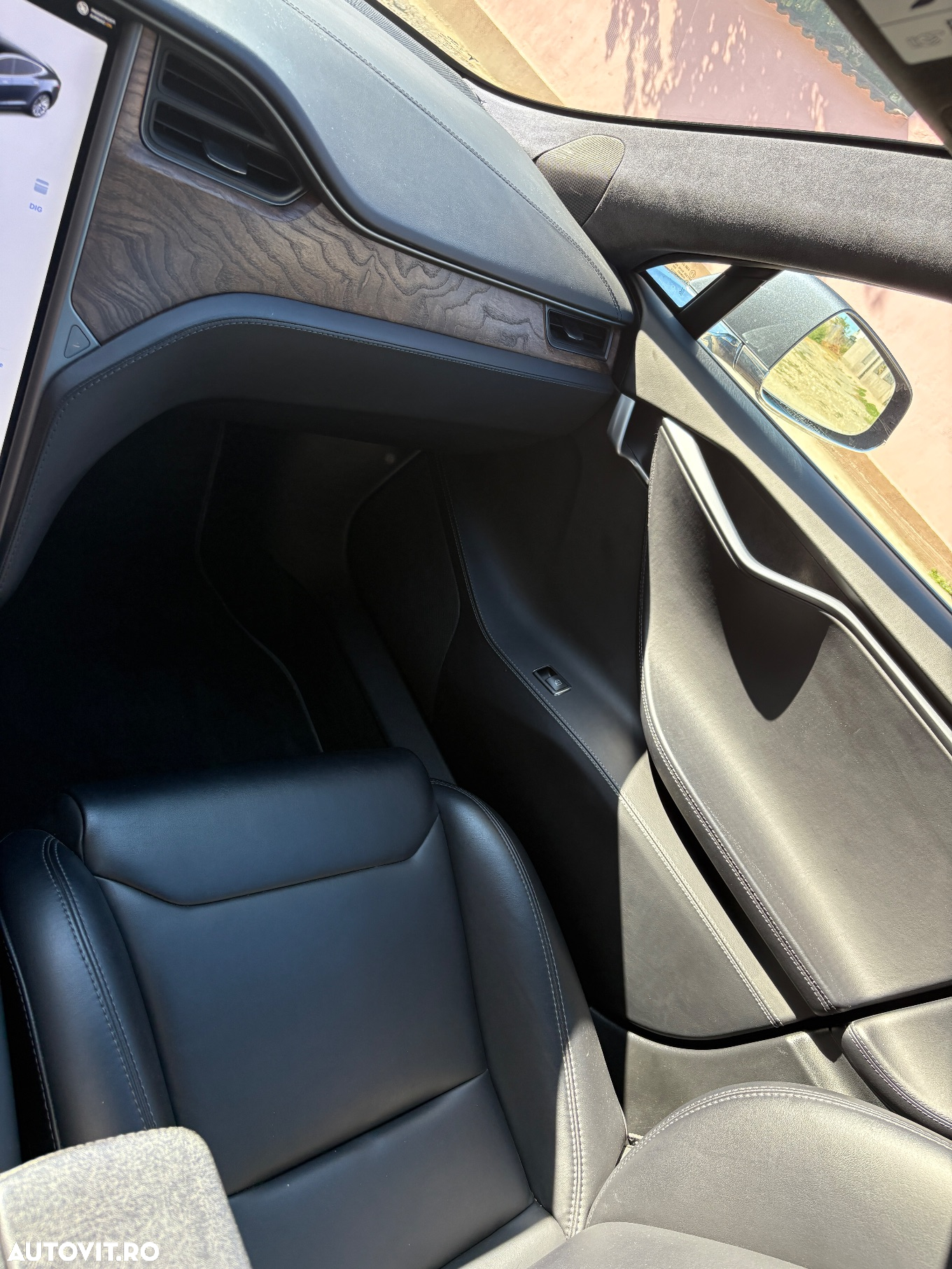 Tesla Model S - 9