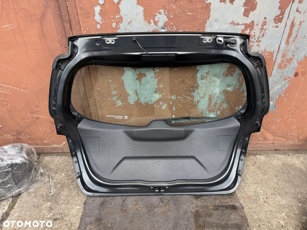 Klapa bagażnika kamera Toyota Yaris III lift 2019r kolor 209 OE - 6