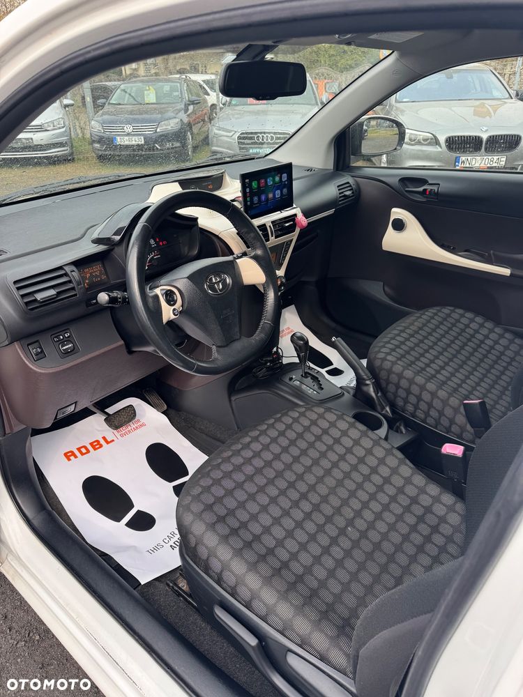 Toyota iQ 1.0 Multidrive + - 9