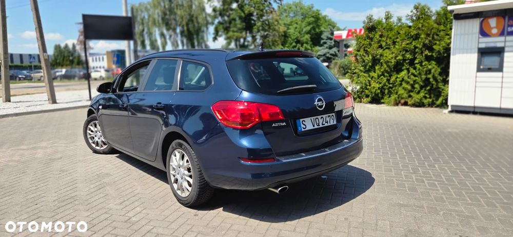 Opel Astra 1.6 Turbo 150 Jahre - 11