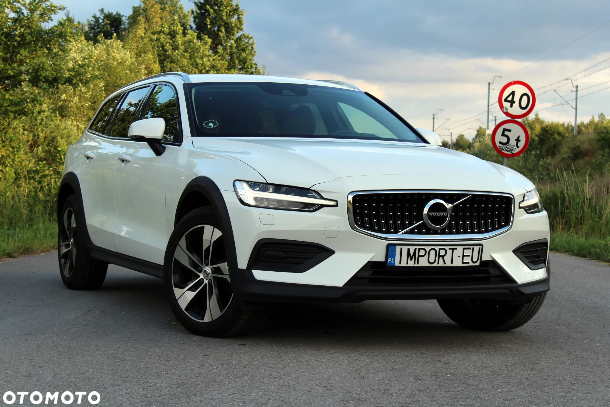 Volvo V60 Cross Country D4 AWD Geartronic Pro - 3