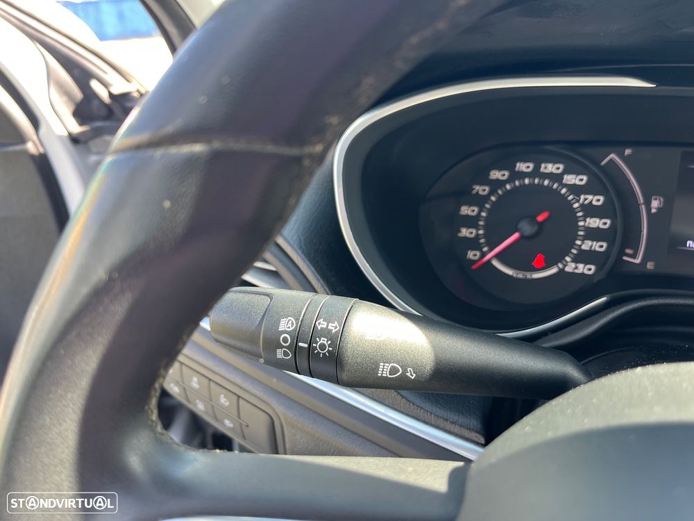 Fiat Tipo Station Wagon 1.3 M-Jet Lounge - 31