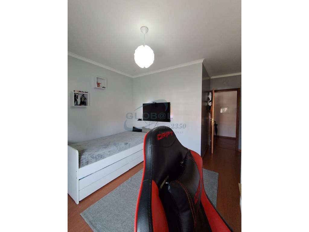 T3 com excelentes áreas e 2 varandas oportunidade com elevado poten... - Grande imagem: 5/21