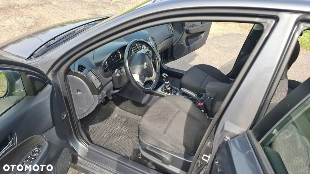 Hyundai i30 1.6 blue Classic - 8