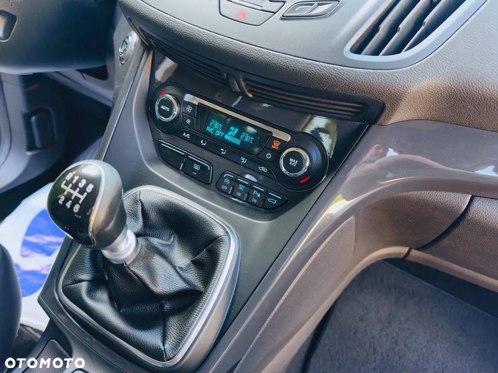 Ford Kuga 2.0 TDCi FWD Titanium - 8