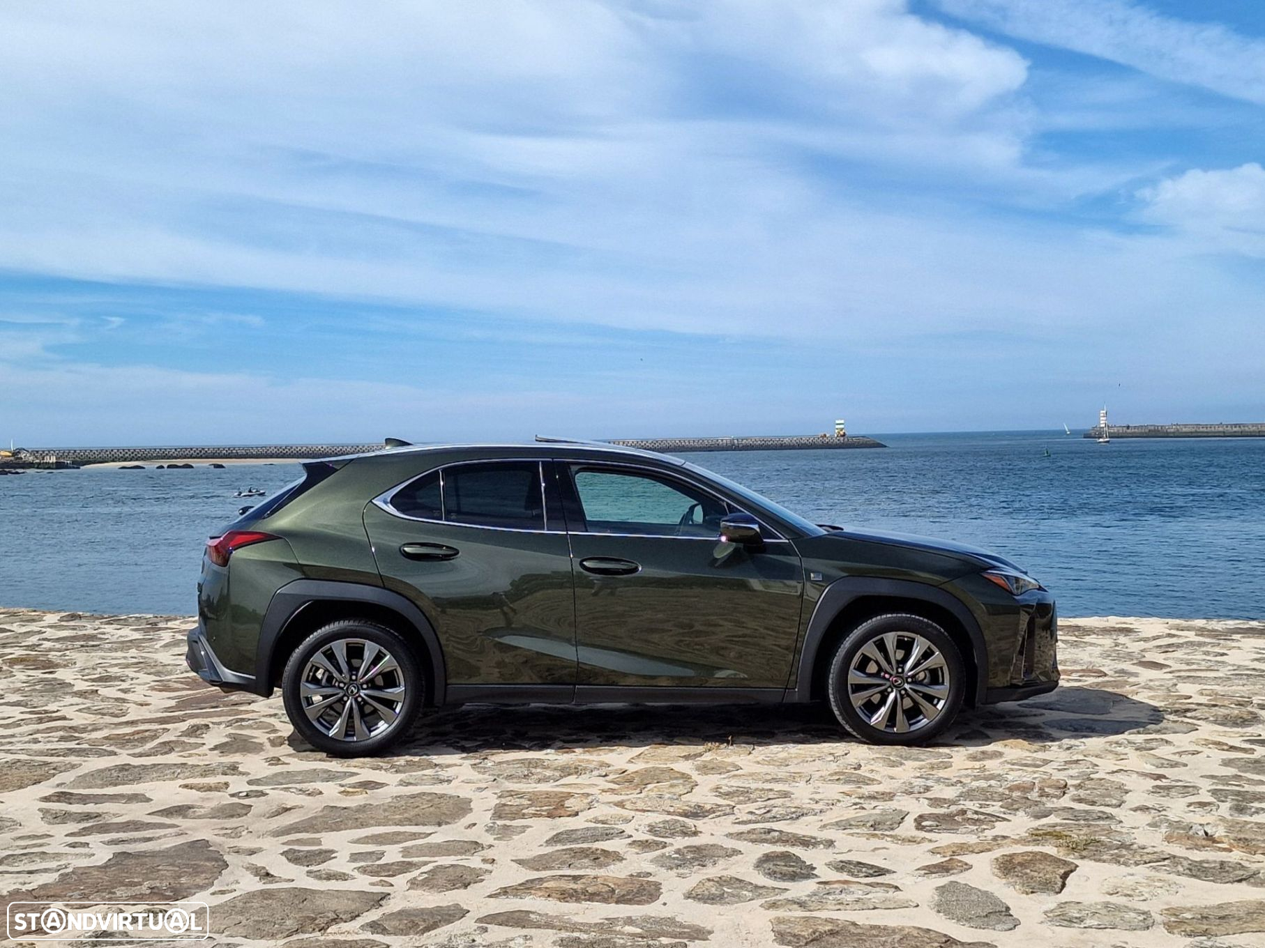 Lexus UX 250h Sport (Ecrã 12.3) - 10