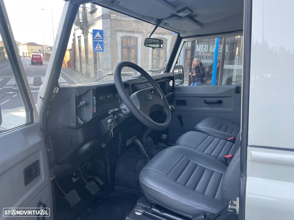 Land Rover Defender 90 2.5 TD5 Metal Top - 13